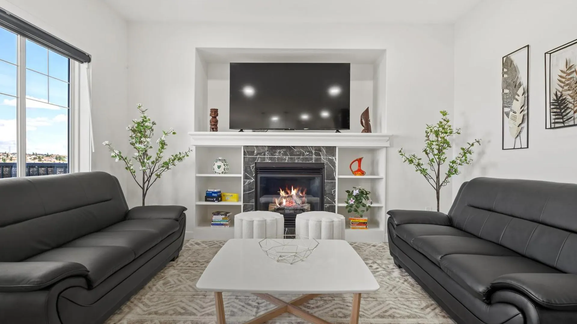 Luxury Lakeview Home - 2500Sqft Of Private Space With 5 Beds, 4 Bath, 2 Living Rooms, Kitchen, Ac, Jacuzzi, 10 Guests Max, Basement Not Included, 18-Min To Airport, 20-Min To Downtown, 80-Min To Banff YYC Сasa de vacaciones