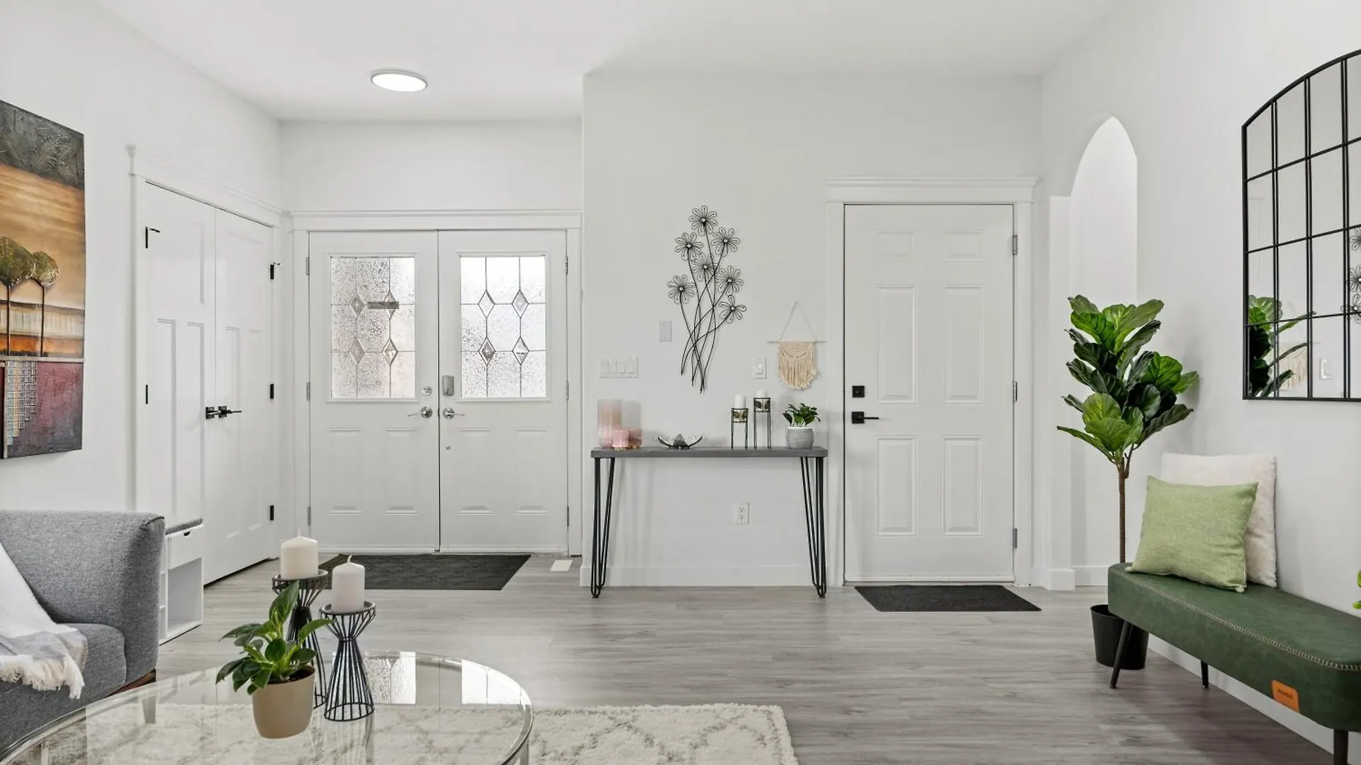 Casa vacanze Luxury Lakeview Home - 2500Sqft Of Private Space With 5 Beds, 4 Bath, 2 Living Rooms, Kitchen, Ac, Jacuzzi, 10 Guests Max, Basement Not Included, 18-Min To Airport, 20-Min To Downtown, 80-Min To Banff YYC